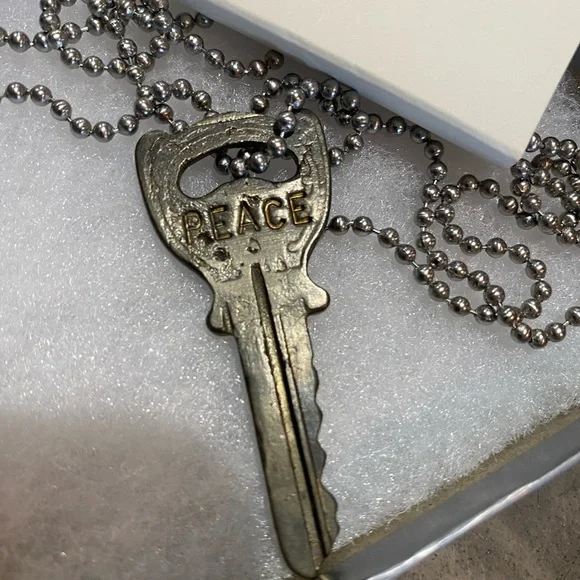 NWT PEACE 🗝Giving Key🗝 see pic for measurements and all the angles!! - Picture 3 of 5